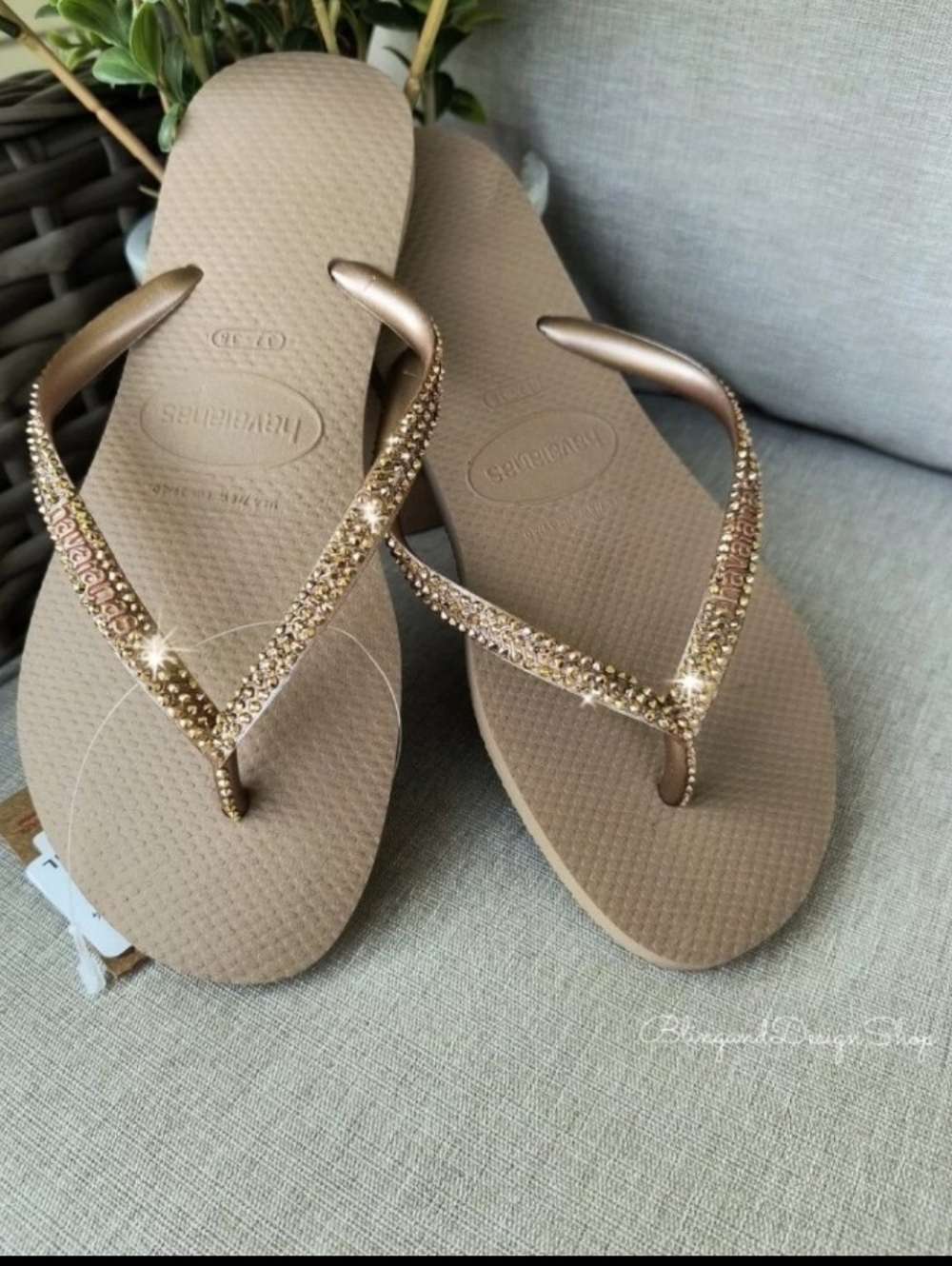 Havaianas Womens Bling Sandals Flip Flops made with Rose Gold Swarovski Crystals - Picture 2 of 3